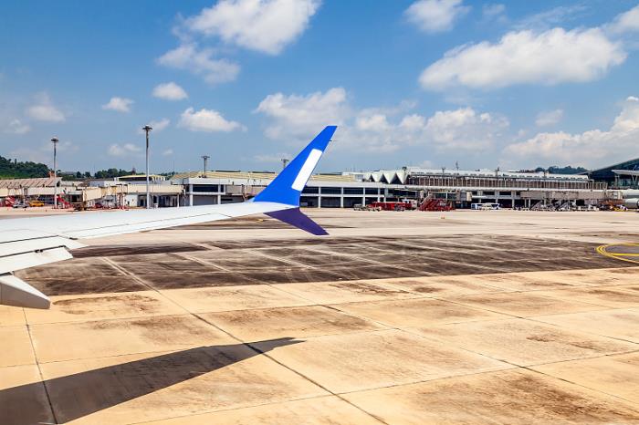 商品厨房从中国珠海挑选航运输送到