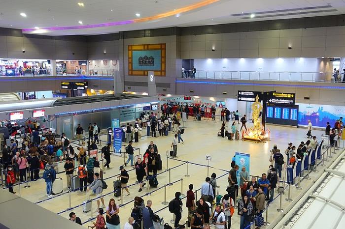 货品住宅家具从中国汕头选取海路运输到