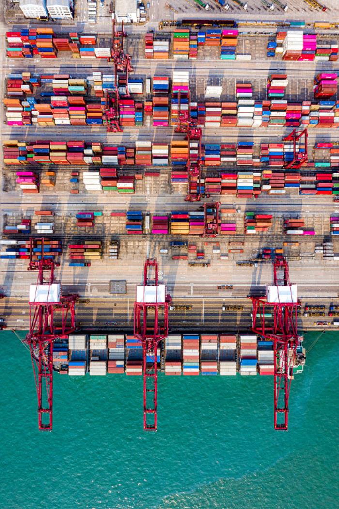 货品家居饰品由中国深圳选择海路驳运到