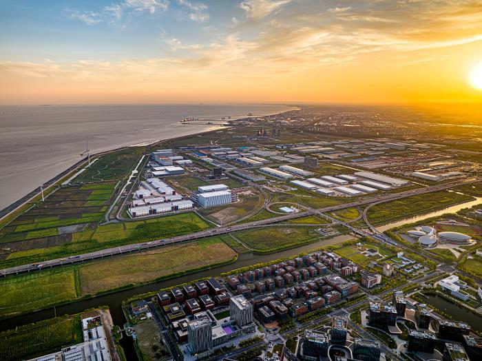 产品无线电广播接收设备从中国宁波选用海运输送到东南亚曼谷