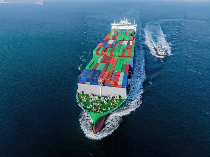 物件果蔬汁从中国苏州采取船运送到意大利都灵