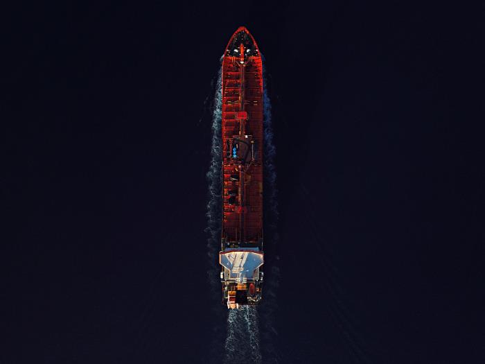 物品服装鞋包从中国乌鲁木齐市采取货轮快运到日本名古屋