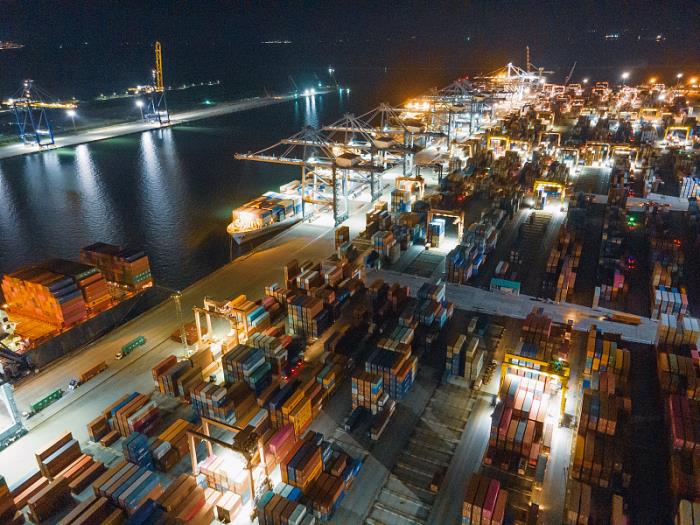 货品包装机械由中国东莞挑选货轮送往美国洛杉矶 货品包装机械由中国东莞挑选货轮送往美国洛杉矶