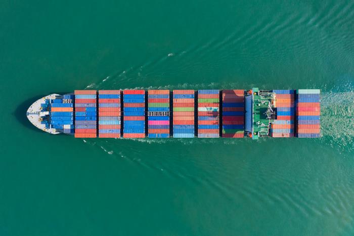 货品商用车由中国成都启用海运航线驳运到