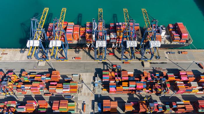 产品家居家装由中国上海启用船运输送到法国里昂 产品家居家装由中国上海启用船运输送到法国里昂