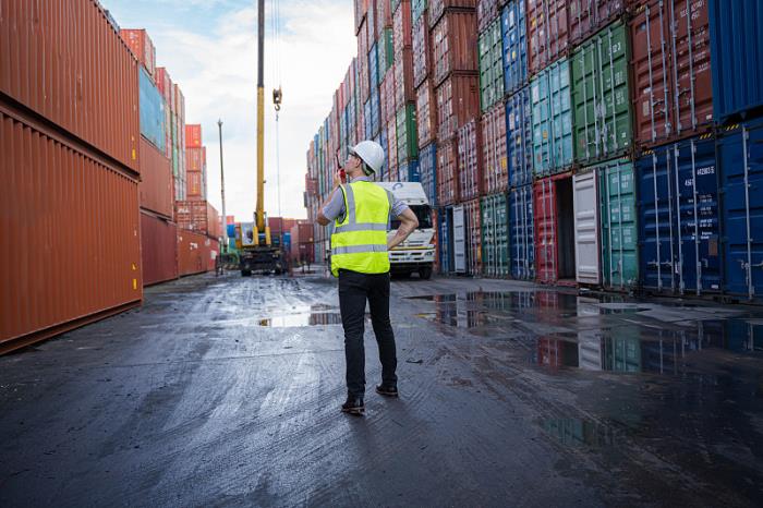货物船舶由中国苏州选取海上线路驳运到印度德里 货物船舶由中国苏州选取海上线路驳运到印度德里