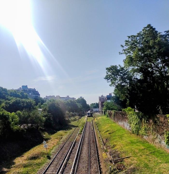 货物汽配摩配从中国珠海市采用货船运输到