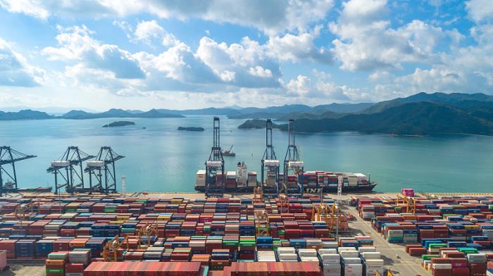 商品粮油米面由中国连云港启用航运运到爱尔兰科克