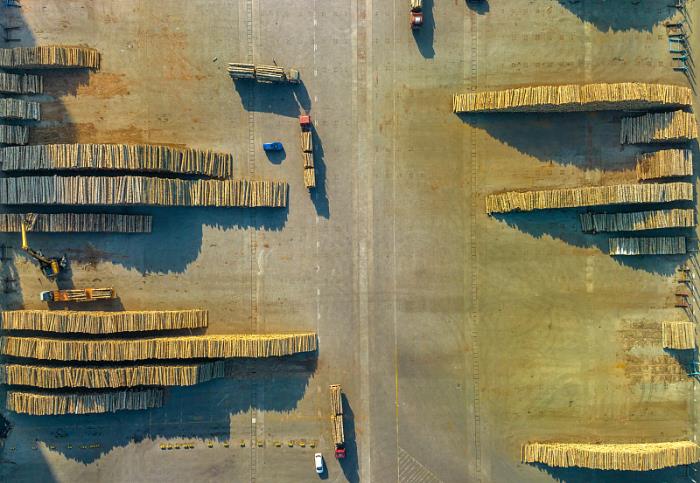 货物稻谷及大米由中国苏州启用船运配送到美国洛杉矶