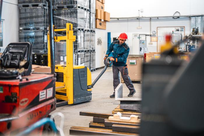 商品服饰鞋帽从中国南京市采用航运抵达到英国设菲尔德 商品服饰鞋帽从中国南京市采用航运抵达到英国设菲尔德