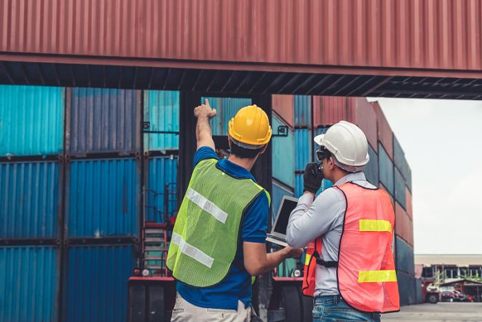 物件木料由中国深圳启用水运送到