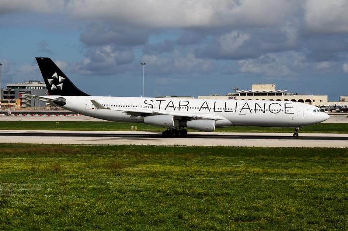 货品文化产品从中国厦门挑选水运输送到