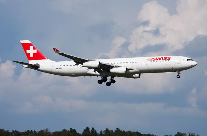 货品果蔬汁由中国北京选用船运运输到