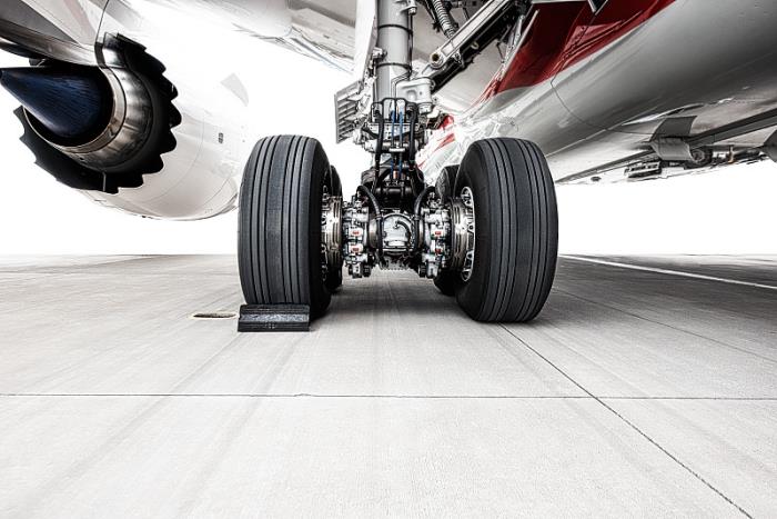 商品美发护发由中国苏州选择船运驳运到