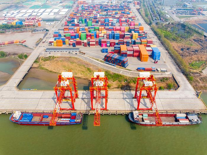 快递到达英国南安普顿，你知道怎么处理吗？