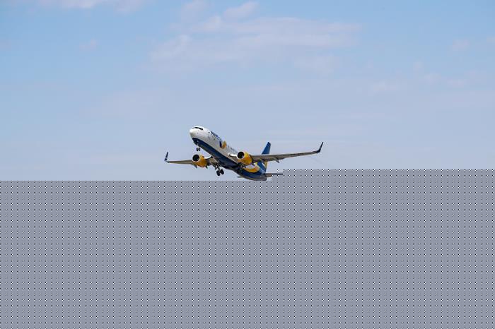 商品太阳能电池从中国长春市启用船运送往