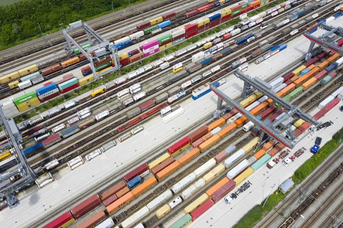 产品纯电动客车（10座及以上）从中国厦门选择货轮运输到德国杜塞尔多夫