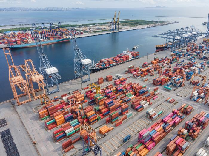 货品婴孩车及其零件从中国深圳选取航运输送到英国曼彻斯特