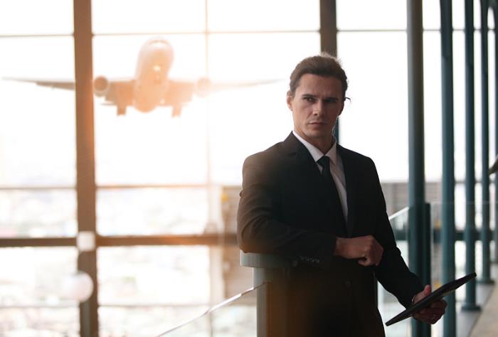 物品运动户外用品由中国深圳启用水运输送到英国谢菲尔德