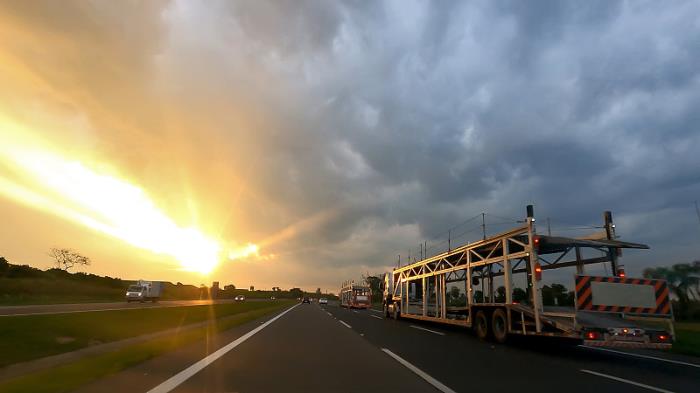 物件冲调饮品从中国上海选取海洋轮船运输到英国蒂赛德
