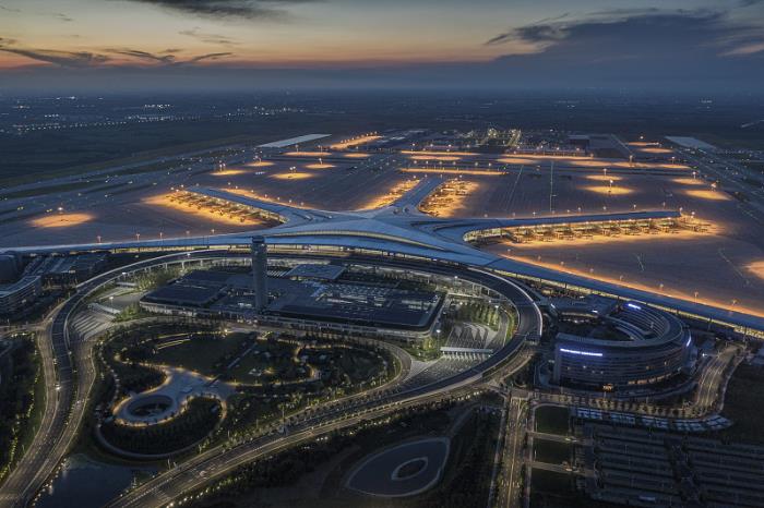 产品锂离子蓄电池由广州选择海路输送到英国卡迪夫