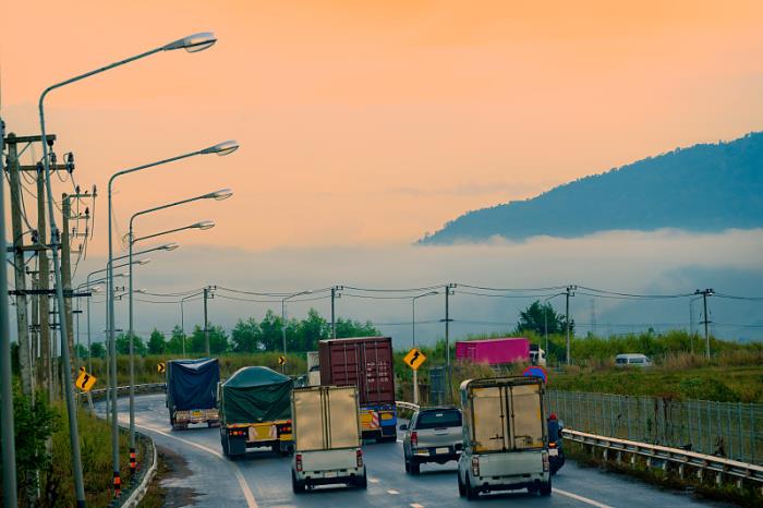 商品锂离子蓄电池由中国深圳选取海洋轮船货运到英国利物浦