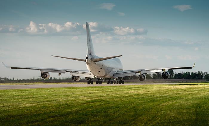 物品个护健康从中国深圳采取货轮配送到英国米尔顿凯恩斯