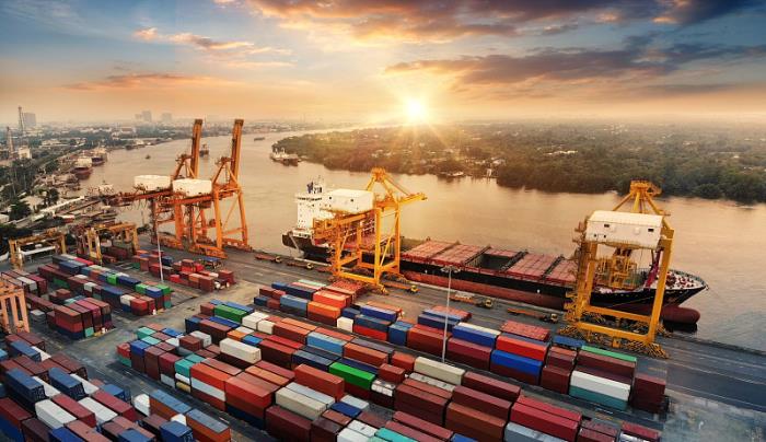 货物礼品从北京启用海上线路输送到达英国利兹