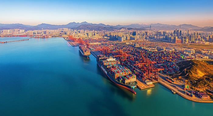 物件烤烟由中国大连挑选水运送往英国加的夫