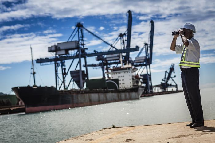 物件烟草及其制品从上海选择海洋轮船快运到英国考文垂