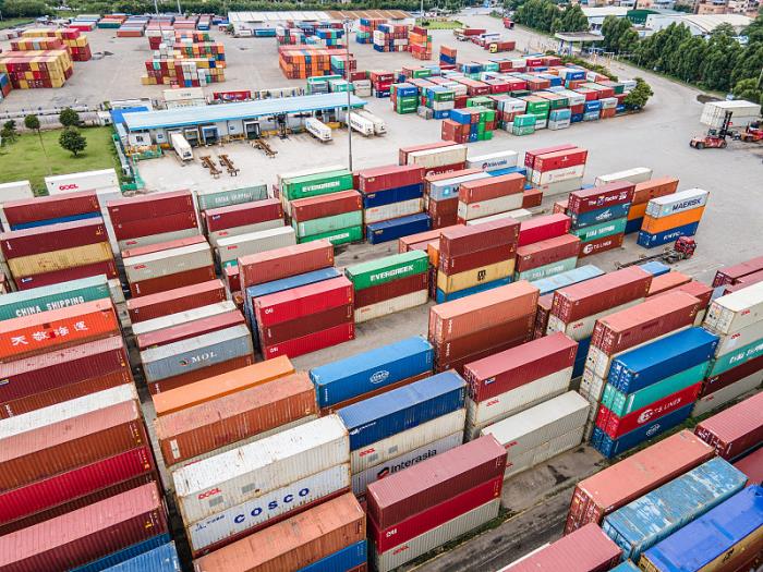 货品运动服饰从中国广州采用海洋轮船送往英国彼得伯勒