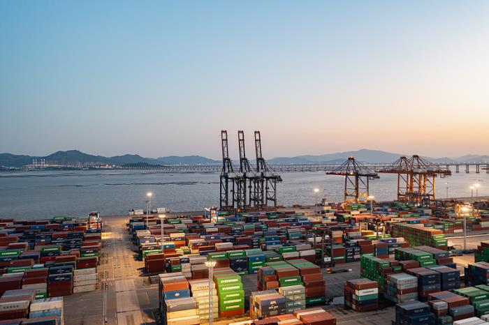 货品休闲食品从香港采用海运输送到英国彼得伯勒