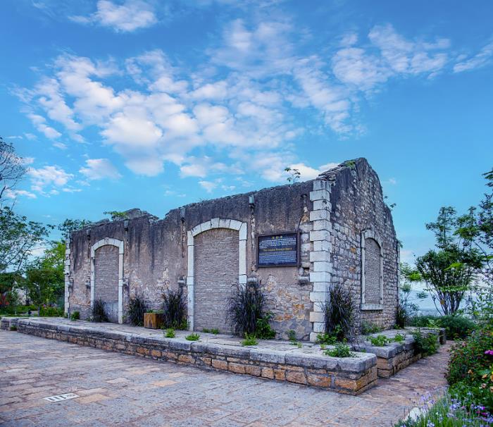 货品户外鞋袜由长春采取海运航线输送到英国普雷斯顿