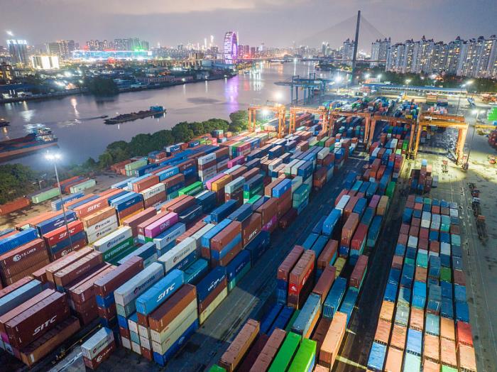 商品泵从中国深圳选取船运快运到意大利都灵