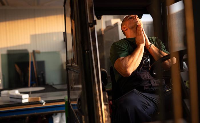 物品电脑办公由中国厦门采用海洋轮船抵达到英国达文特里