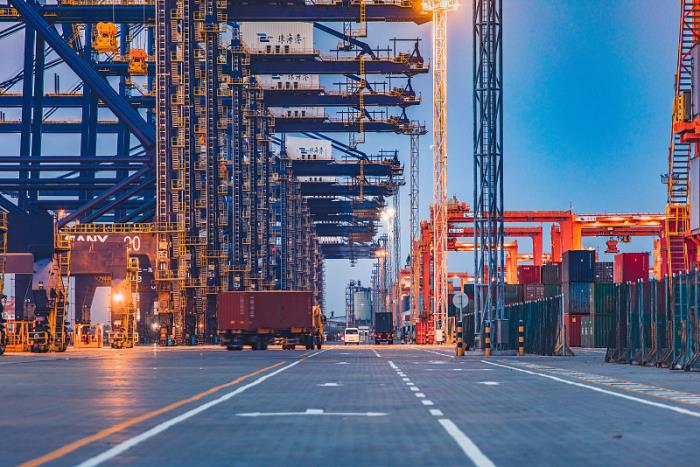 货物数字照相机从上海选取海运航线驳运到英国考文垂