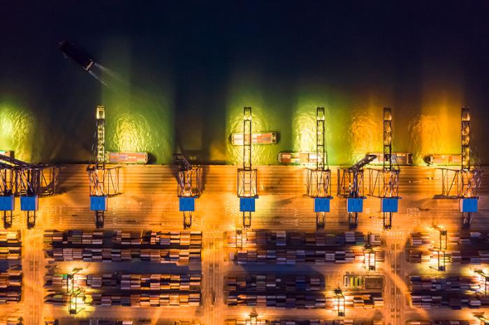 商品日用百货从中国武汉采取货轮输送到达捷克利贝雷茨 商品日用百货从中国武汉采取货轮输送到达捷克利贝雷茨