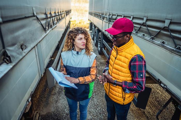 货物厨房用具从中国高雄挑选海路抵达到几内亚基西杜古 货物厨房用具从中国高雄挑选海路抵达到几内亚基西杜古