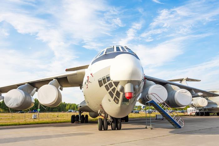 货品家用电器由中国香港选取货轮运到英国斯托克