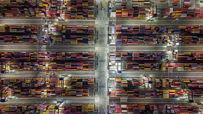 物件休闲食品由中国福州选取海上线路配送英国利物浦 物件休闲食品由中国福州选取海上线路配送英国利物浦