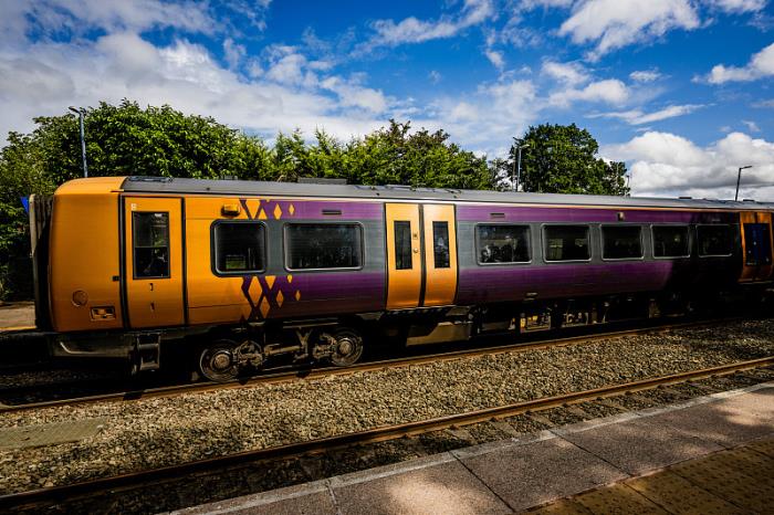 物件智能设备由中国香港挑选海运运输到英国赫尔