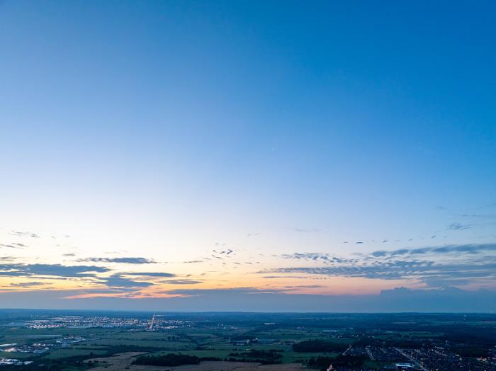货品孕产妇用品从广州采取货船输送到英国谢菲尔德