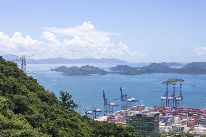 货物电脑配件由中国台湾选择海上线路运输到马里贾穆