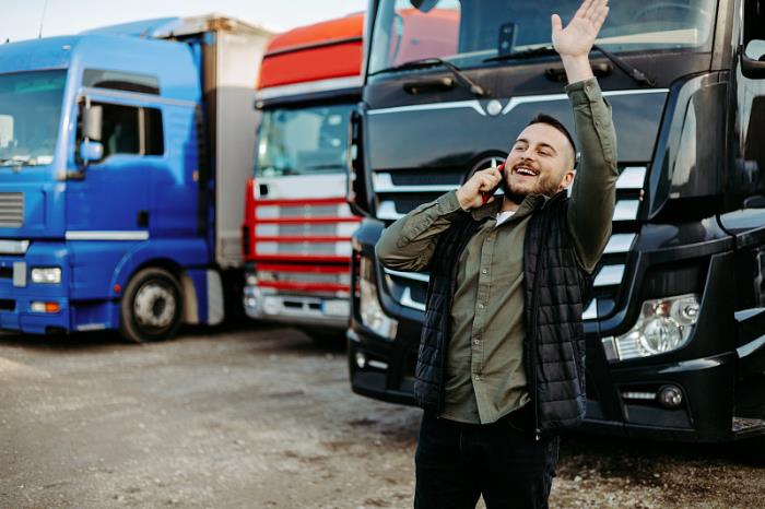 物件客车（十座及以上）从中国南宁选用海运输送到英国赫尔