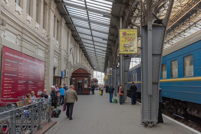 商品医用敷料从昆明选取海运输送到英国南安普顿