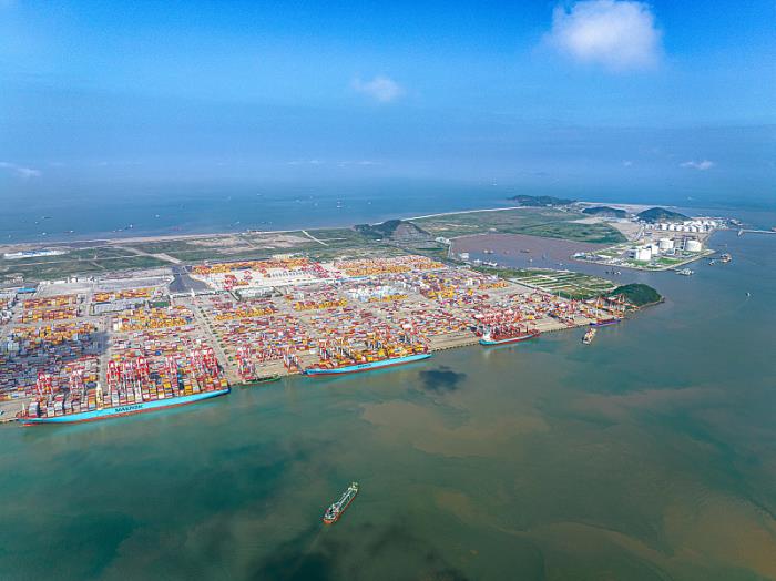货物游戏硬件由中国郴州市启用货船送往北欧奥斯陆