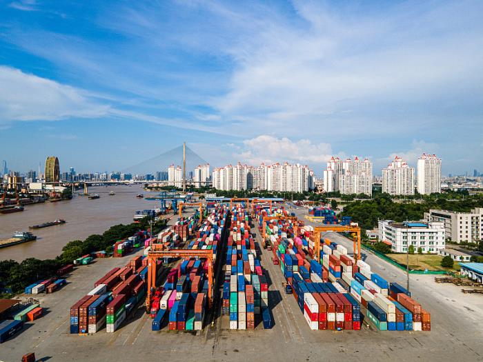 货物玩具从中国广州选用水运送到英国达文特里