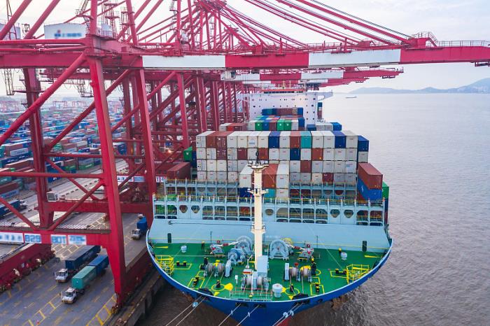 物件木及其制品从中国哈尔滨采取海上线路送到英国伯明翰