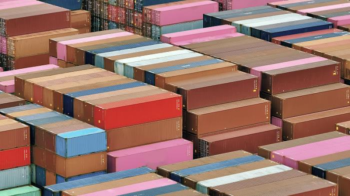 物件化工从青岛选用海路配送到英国