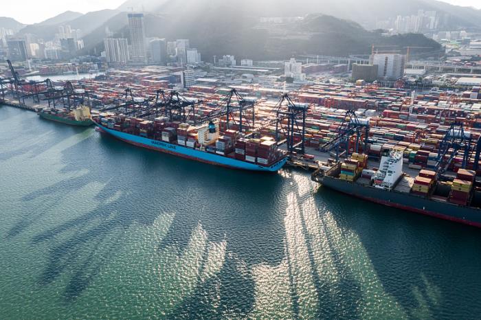 物品运动器材由中国福州选用货船运送到英国费利克斯托